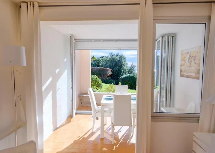 Bright With Sea View And Swimming Pool Lejlighed Sainte-Maxime