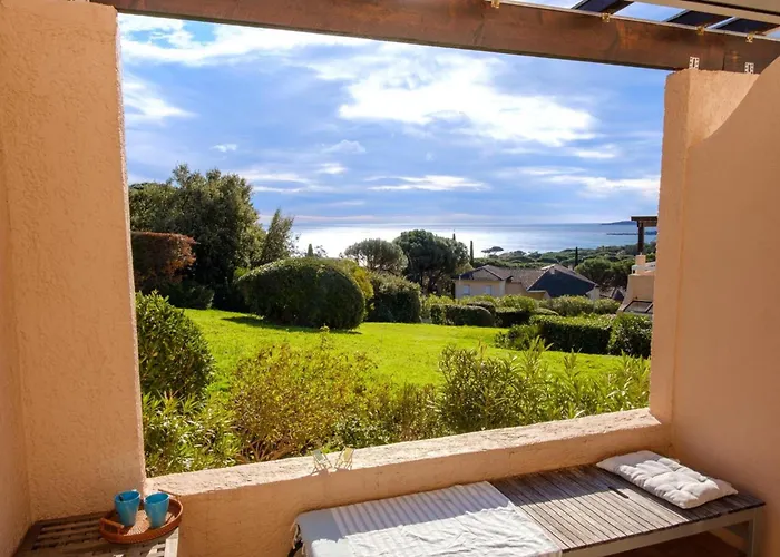 Bright With Sea View And Swimming Pool Apartman