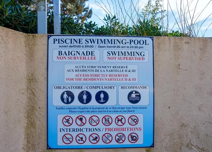 Bright With Sea View And Swimming Pool Апартаменти